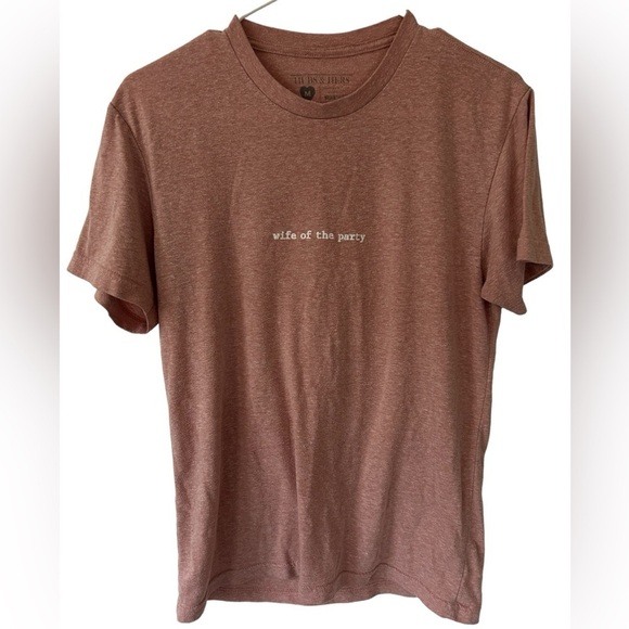 Hubs & Hers Wife of the Party T-Shirt Size Medium - Picture 3 of 8